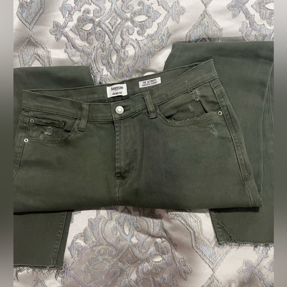Kenzie jeans in dark green distressed look size 28